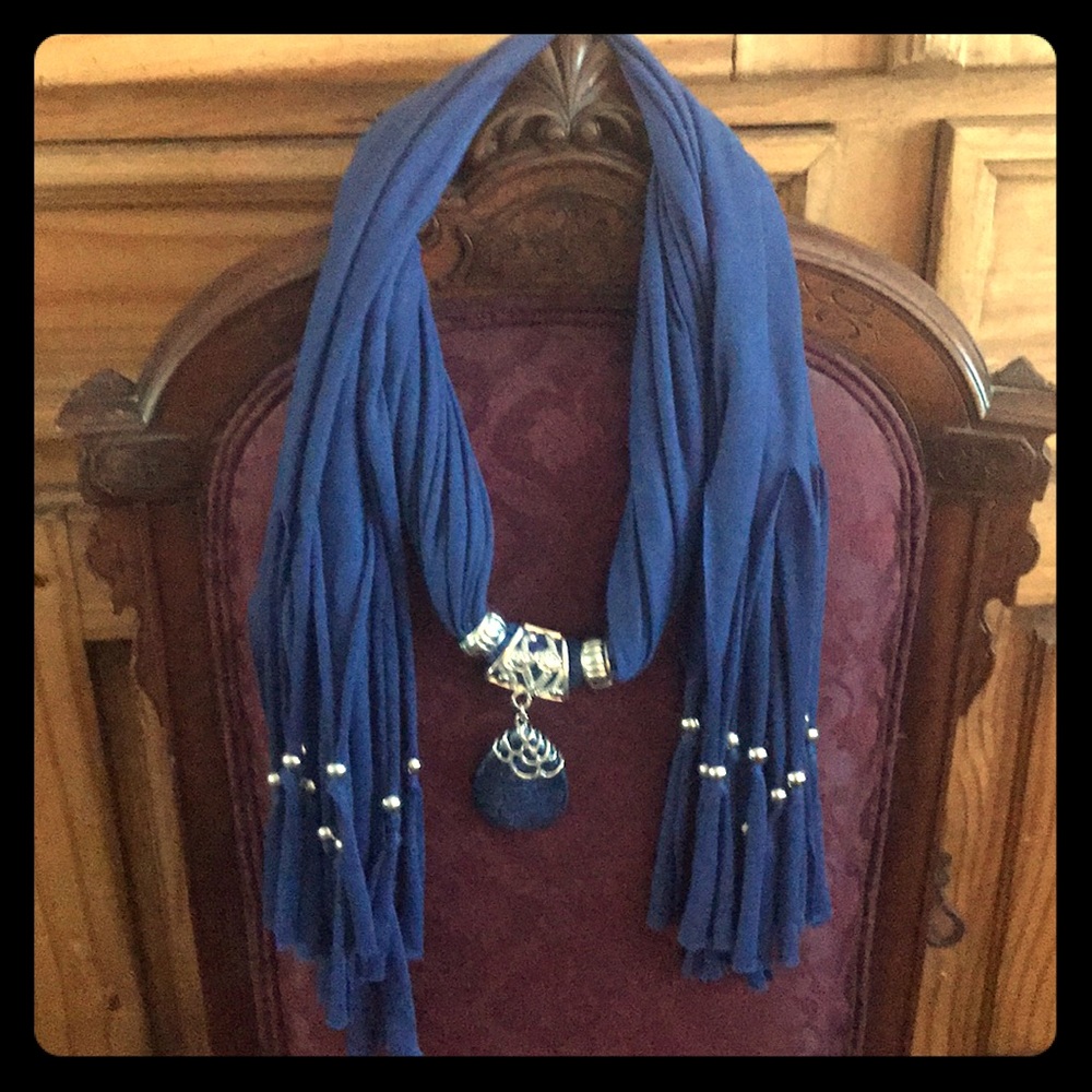 Scarf with silver decorations